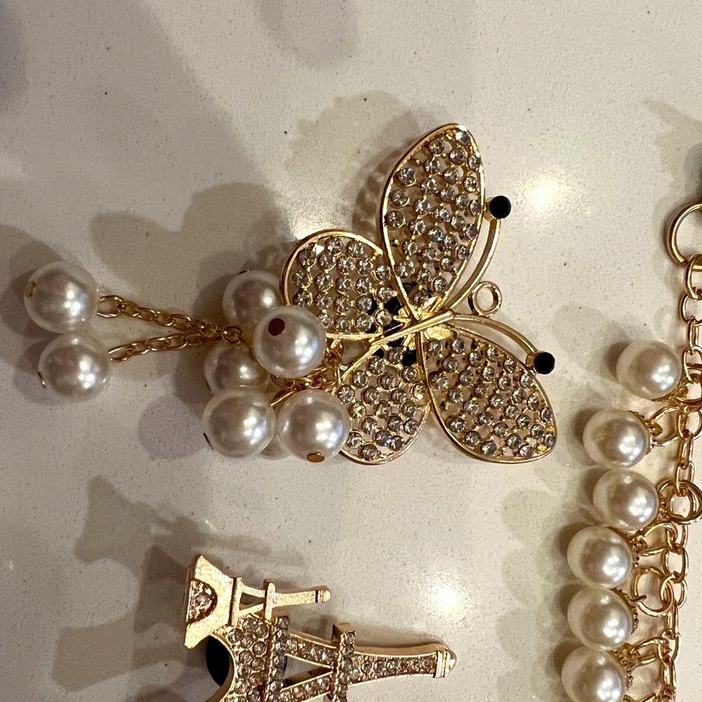 Set of 8 rhinestone crocs charms with pearls/BLING - Picture 3 of 7